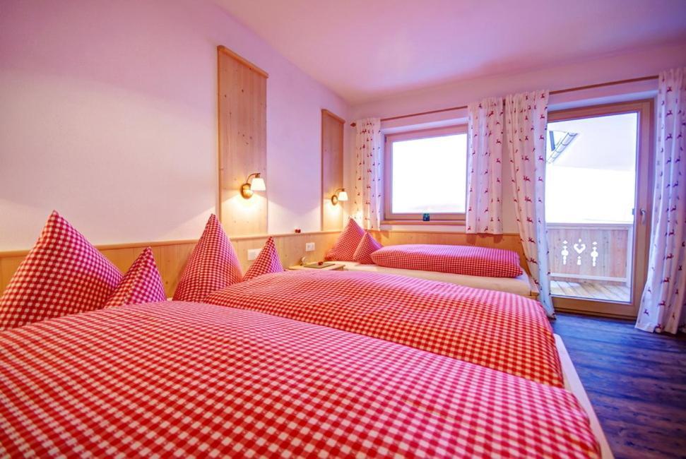 Landhaus Alpenjaeger Hainzenberg Δωμάτιο φωτογραφία