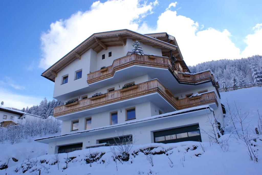 Landhaus Alpenjaeger Hainzenberg Εξωτερικό φωτογραφία