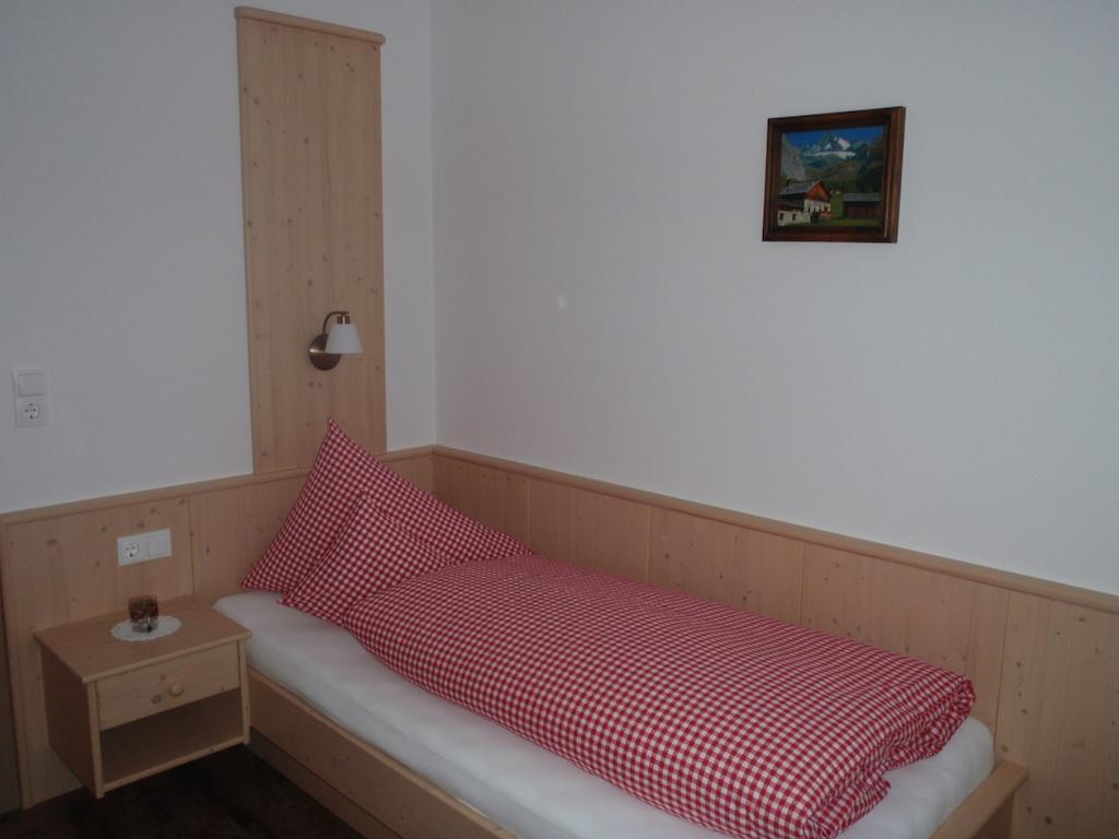Landhaus Alpenjaeger Hainzenberg Δωμάτιο φωτογραφία